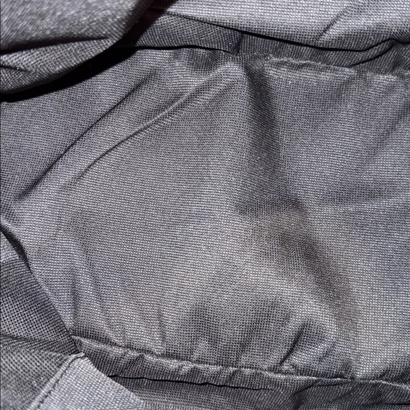 Elegant Burgundy Tote Bag with lock and key - Picture 5 of 5